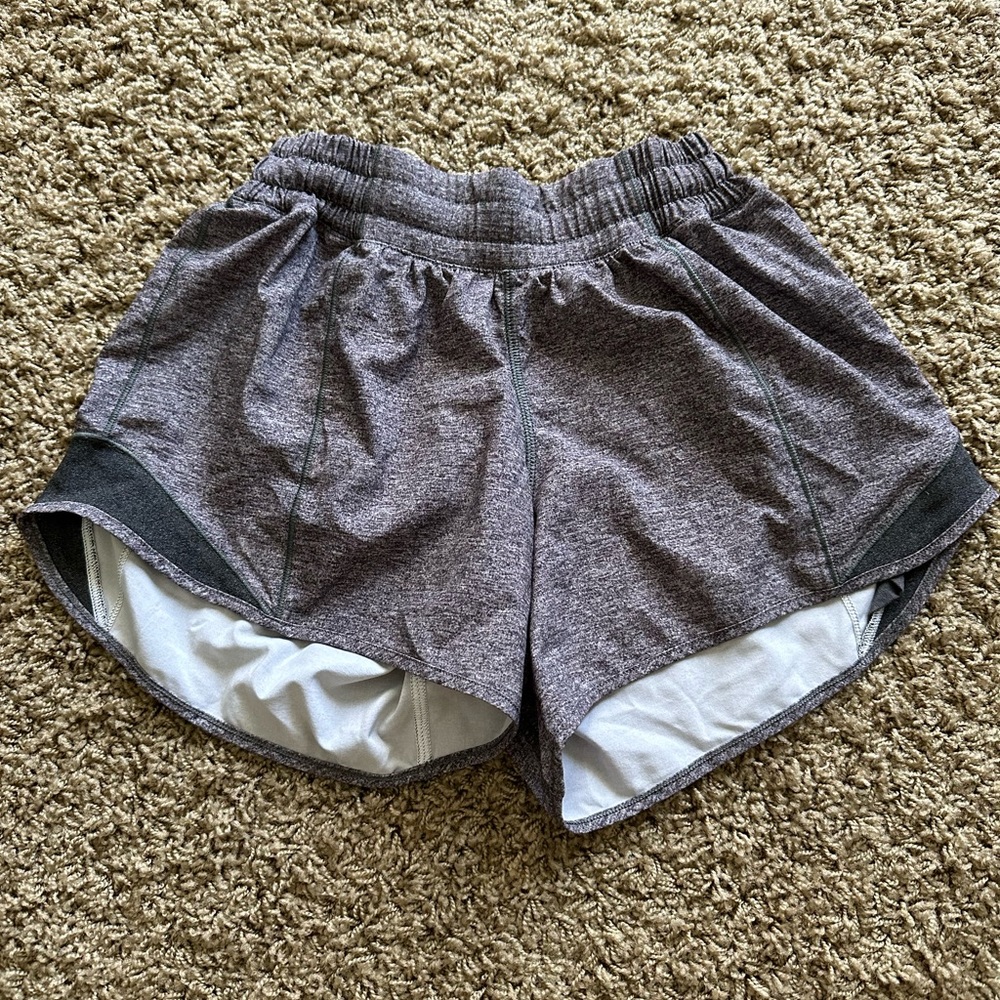 Like new! Lululemon Hotty Hot shorts size 4 Tall